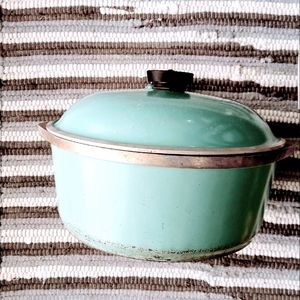 Aqua Club Cookware Pot with Lid